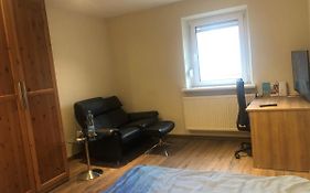 Calm Spacy Room, Own Modern Bath, Near Center, To 1 Person Or A Couple - Not Suitable For Craftsmen, Not Accepted - Privatly Rented