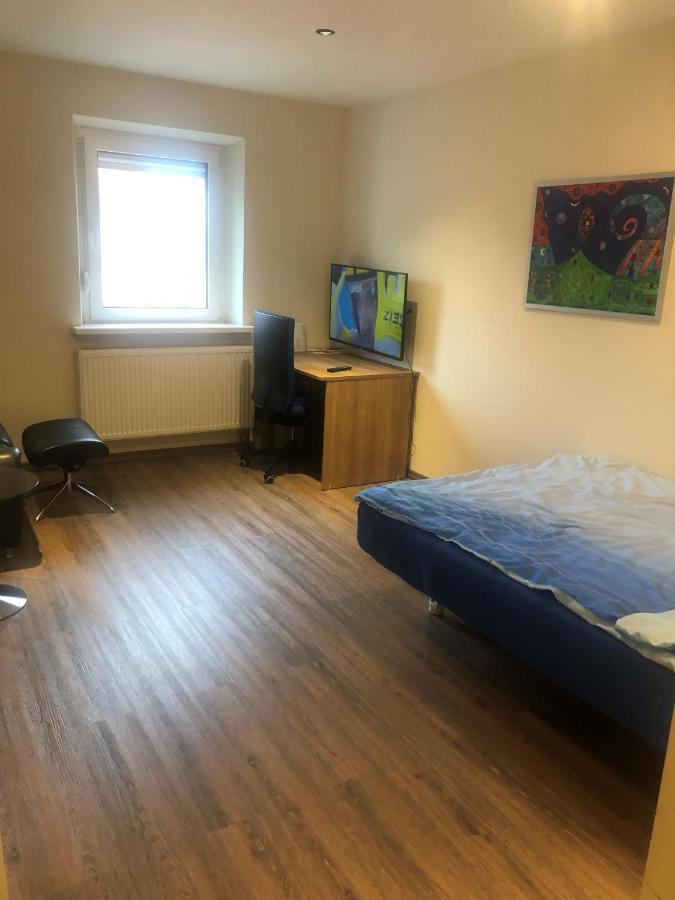 Calm Spacy Room, Own Modern Bath, Near Center, To 1 Person Or A Couple - Not Suitable For Craftsmen, Not Accepted - Privatly Rented Nürnberg Exterior foto